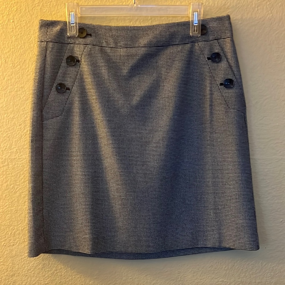 Ann Taylor Plaid Skirt in size 10